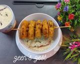 A picture of step 3 of Medu Vadas with Spring Onions.