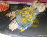 Foto del paso 6 de la receta: Carpaccio de galera, con tartar de tomate y cosas😂😂😂