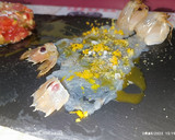 Foto del paso 6 de la receta: Carpaccio de galera, con tartar de tomate y cosas😂😂😂