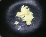 A picture of step 2 of Garlic bread with soup.