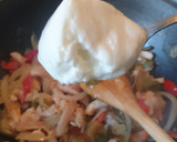 Foto del paso 4 de la receta: Tallarines con yogur, coco y curry