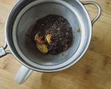 A picture of step 2 of Liquid Jaggery tea.