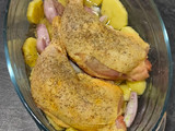 Pollo al horno con patatas y chalotas