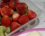 Foto langkah ke 4 dari resep Sando : Japanese fruit sandwich /.