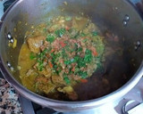 Foto del paso 5 de la receta: Ternera en salsa de especias y guisantes