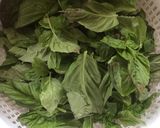 Foto del paso 1 de la receta: Salsa Pesto 💝 Albahaca 🌿 mi salsa preferida 😍 con pasta farfalle, sola o con albóndigas