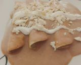 Foto del paso 10 de la receta: Enfrijoladas de tinga de pollo