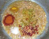 A picture of step 2 of Capsicum with chicken mince.