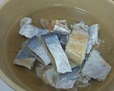 Foto langkah ke 1 dari resep Ikan Asin Asam Manis Banjar.