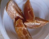 A picture of step 2 of Delicious sapodilla (chiku) shake.