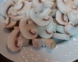 Foto del paso 4 de la receta: Mulsos de pollo guisados con zanahoria y champiñones