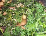 Hình bước làm 3 của món Vịt lộn hầm lá ngải