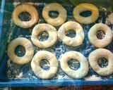 Foto langkah ke 4 dari resep Donat Kampung Gula Putih Ekonomis.