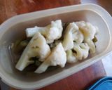 Foto del paso 3 de la receta: Medallones de Porotos con ensalada de Chauchas y Coliflor