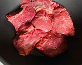 Foto del paso 2 de la receta: ROAST BEEF AL WORK CON CURRY Y PROVENZAL 🥘🥩🥘🧂🍽️🍷