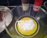 A picture of step 2 of Mini chocolate cake.
