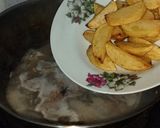 Foto langkah ke 3 dari resep Semur lidah sapi dan kentang.