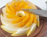 Foto langkah ke 6 dari resep Puding mangga susu 3 lapis.