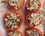 Foto del paso 3 de la receta: Tomates rellenos de porotos y ensalada de pollo lechuga y durazno