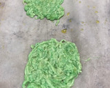 Foto del paso 3 de la receta: Tejas de queso y albahaca 🌿🧀