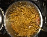 A picture of step 3 of Spaghetti jollof recipe.