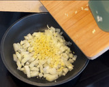 Foto del paso 1 de la receta: Lubina con salsa de curry y coco