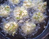 Foto del paso 2 de la receta: Buñuelos de Arroz y Lechuga