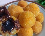 Foto langkah ke 7 dari resep Bola bola pisang coklat.