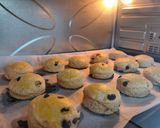 Gambar langkah 5 resipi Scone Mudah.