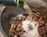 Foto del paso 4 de la receta: Solomillo de cerdo champiñones y shiitake al cava
