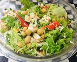 Foto del paso 1 de la receta: Ensalada de Garbanzos con  Tofu, Surimi, Lechuga
