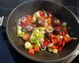 Foto del paso 1 de la receta: Wok de habas y hongos shiitake
