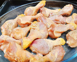 Foto del paso 1 de la receta: Pollo con Cebolla al Vino Blanco y Bacon con Ciruelas