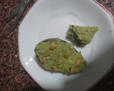 Foto del paso 3 de la receta: Aguacates rellenos de Atún