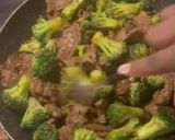 A picture of step 4 of Beef and Broccoli 🥩🥦🍚.