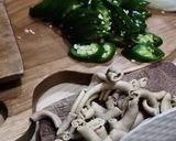 Foto langkah ke 2 dari resep Tumis jagung putren usus ayam.