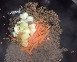 Foto del paso 4 de la receta: Chow Mein de Carne Molida Frita y Caldo de Gallina & Vegetales