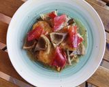 Foto del paso 12 de la receta: Patatas a la importancia con alcachofas confitadas y jamón ibérico