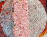 Hình bước làm 2 của món Bánh tráng cuộn thịt chiên giòn