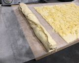 A picture of step 5 of Sausages in puff pastry.