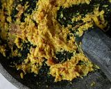 Foto langkah ke 2 dari resep Ayam goreng serundeng lengkuas.