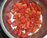 A picture of step 1 of Bhindi 2 pyaja.