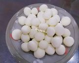 Hình bước làm 2 của món Chè trôi nước nhân dừa đậu xanh