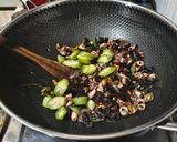 Foto langkah ke 8 dari resep Tumis Cumi Belimbing Wuluh.