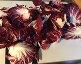Une image de l'étape 2 de Chaudrons sanguinaires de salade composée (tomates,concombre,feta).