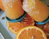A picture of step 4 of Orange Ice lolly.