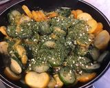 Une image de l'étape 5 de Courgettes bicolores au jus de bœuf et herbes aromatiques.
