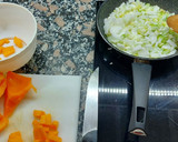 Foto del paso 1 de la receta: Espaguetis de calabacín con crema de calabaza