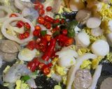 Foto langkah ke 3 dari resep Nasi Goreng Seafood.