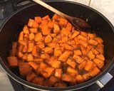 Une image de l'étape 7 de Carottes à la rhubarbe et 7 épices.